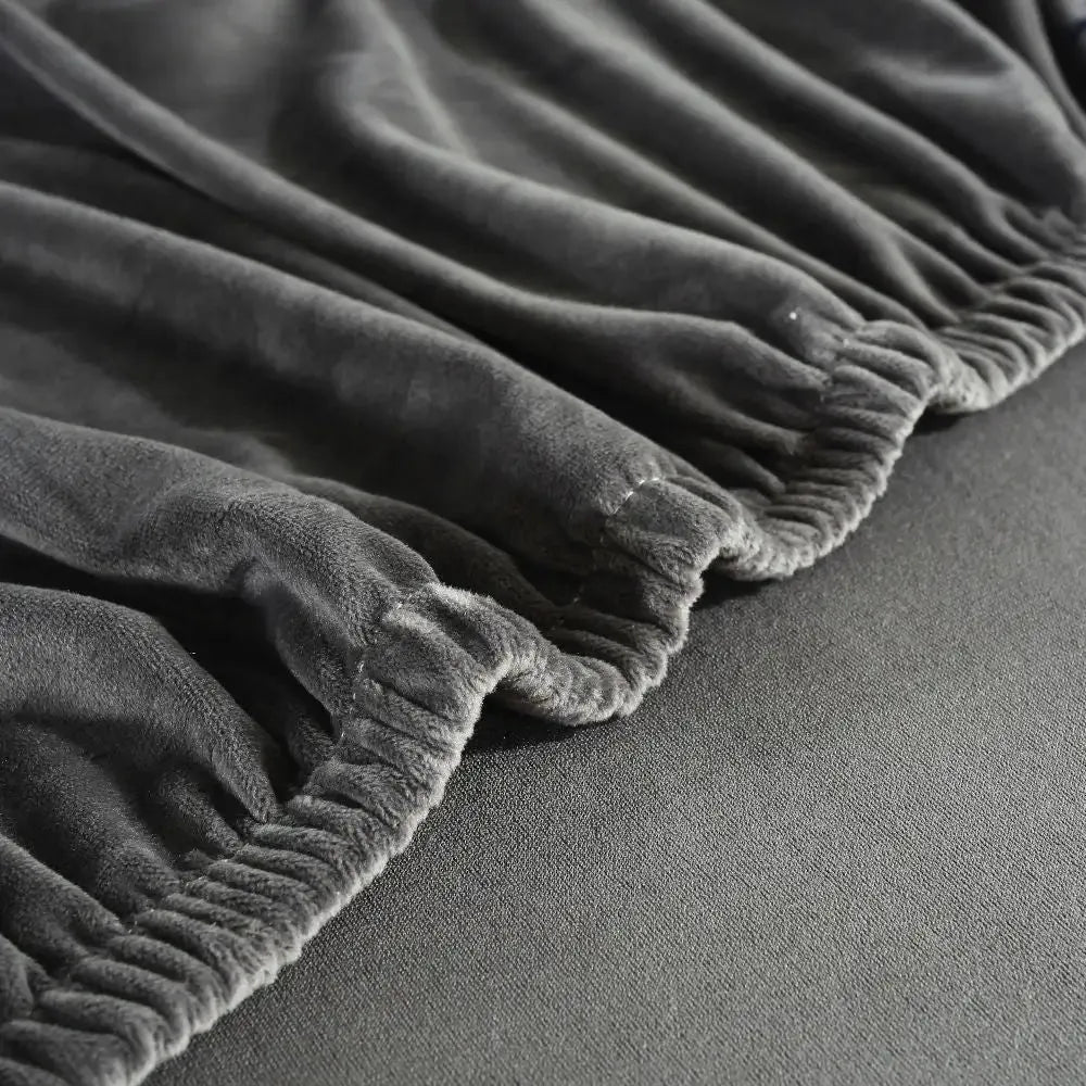 housse-de-canape-dangle-en-velours-gris – La Maison de la Housse