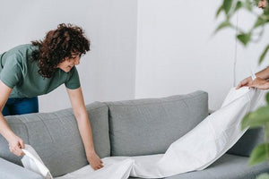 8 idées comment protéger votre canapé ? - La Maison de la Housse®