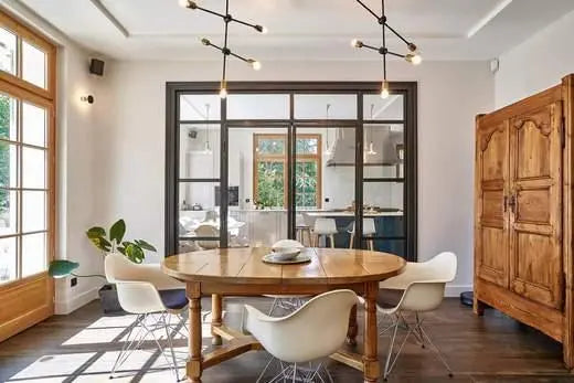 Une superbe maison française tire sa magnifique palette de couleurs de la nature - La Maison de la Housse®