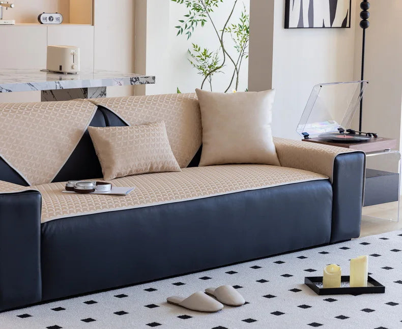LineProtect™ – Protège Canapé Design Imperméable & Antidérapant en Simili Cuir