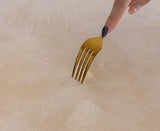 LineProtect™ – Protège Canapé Design Imperméable & Antidérapant en Simili Cuir