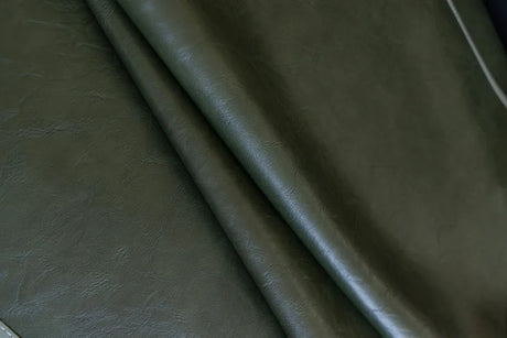 LineProtect™ – Protège Canapé Design Imperméable & Antidérapant en Simili Cuir