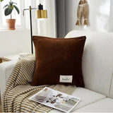 housse-de-coussin-en-velours-marron – La Maison de la Housse
